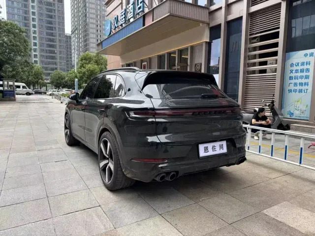 Porsche Cayenne — Фото автомобиля 16