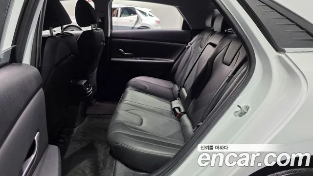 Hyundai Avante CN7 — Фото автомобиля 11