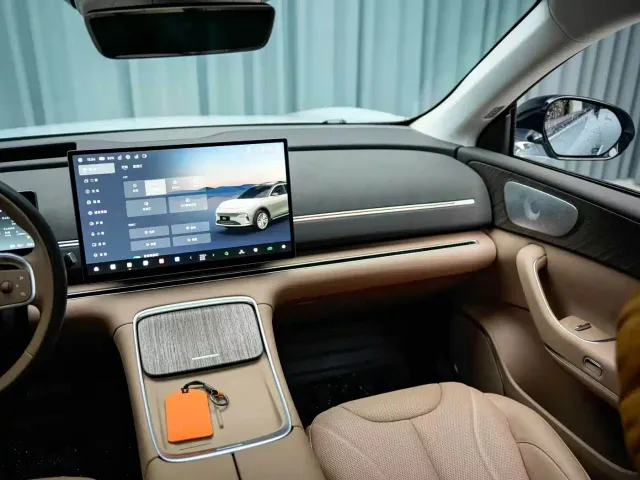 Leapmotor C11 — Фото автомобиля 7