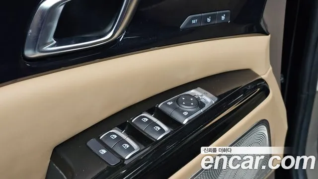 Kia Carnival Generation 4 — Фото автомобиля 25