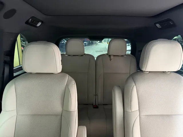 Li Auto L8 — Фото автомобиля 12