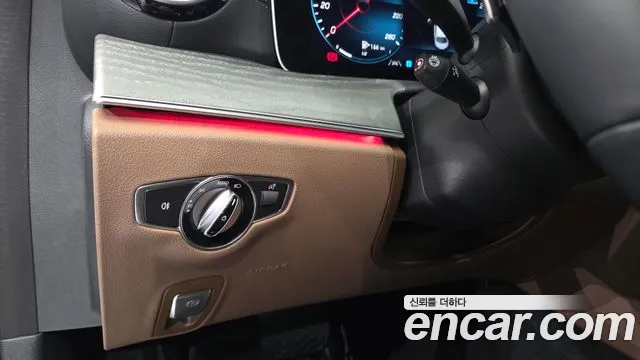 Mercedes-Benz E-Class E-класс W213 E350 4MATIC Exclusive — Фото автомобиля 12