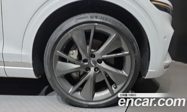 Genesis GV70 — Фото автомобиля 6
