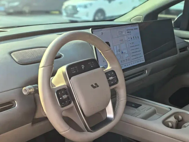 Li Auto i6 — Фото автомобиля 9