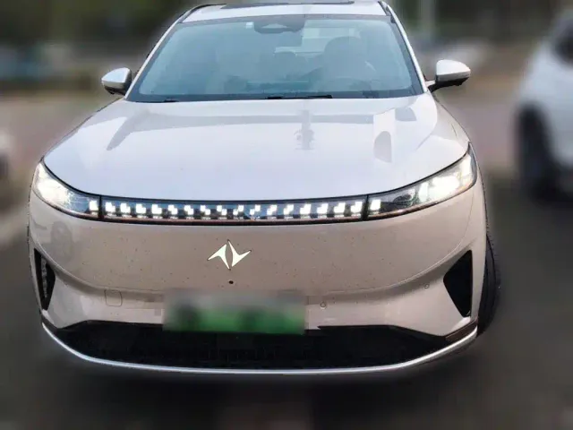 Dongfeng eπ 008 — Фото автомобиля 2