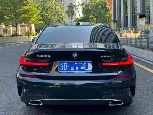 BMW 3 Series — Фото автомобиля 5
