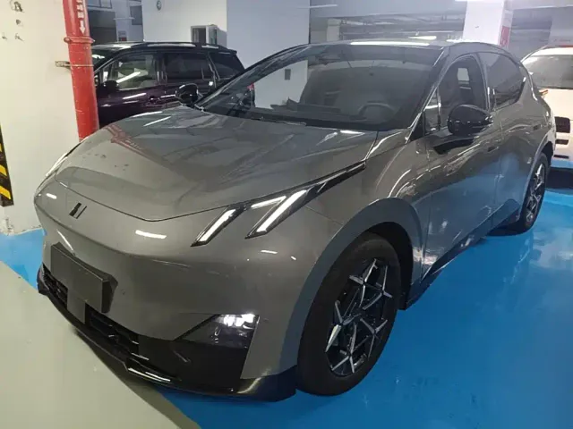 Фотография автомобиля — Lynk & Co Z20