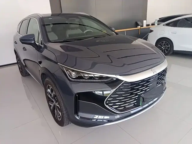 BYD Tang — Фото автомобиля 3
