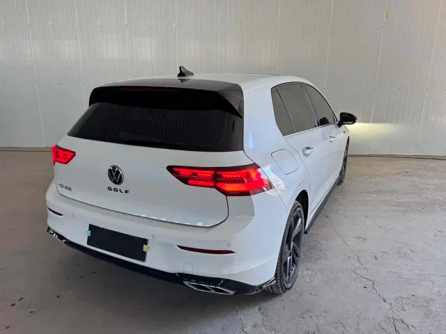 Volkswagen Golf — Фото автомобиля 5
