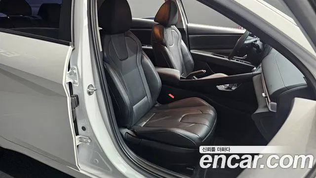 Hyundai AVANTE Avante (CN7) — Фото автомобиля 12