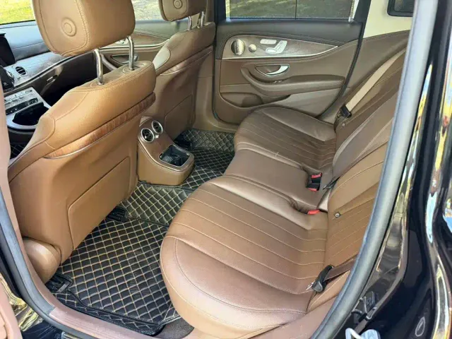 Mercedes-Benz E-Class — Фото автомобиля 5