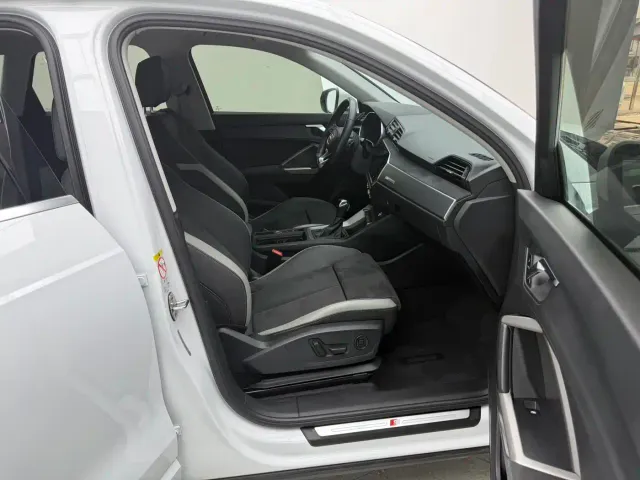 Audi Q3 — Фото автомобиля 11