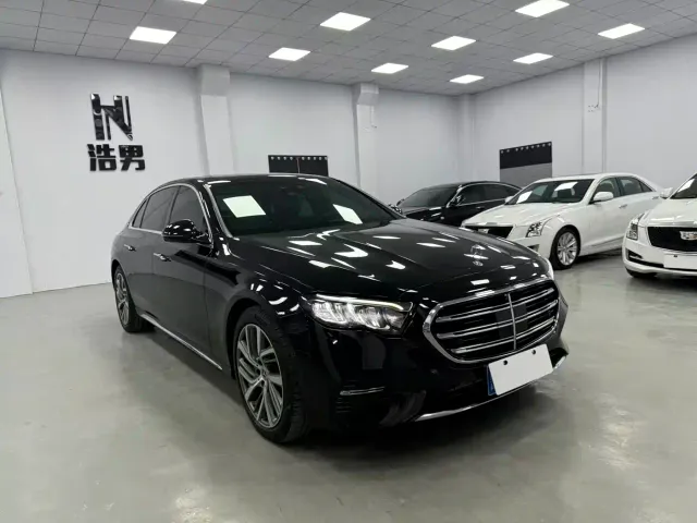Mercedes-Benz E-Class — Фото автомобиля 2