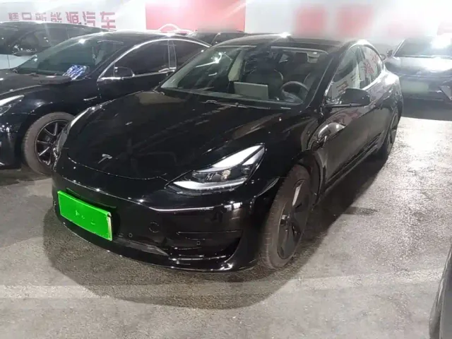 Фотография автомобиля — Tesla Model 3