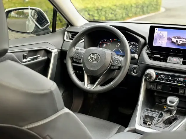 Toyota RAV4 — Фото автомобиля 14