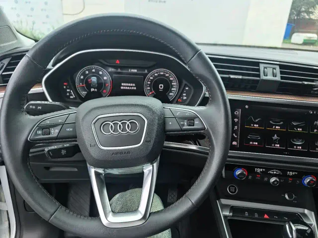 Audi Q3 — Фото автомобиля 13