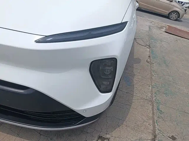 Nio ES8 — Фото автомобиля 17