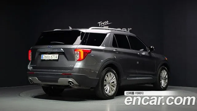 Ford Explorer 6th Gen — Фото автомобиля 2