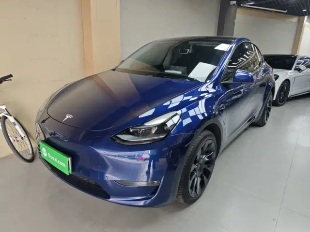 Фотография автомобиля — Tesla Model Y