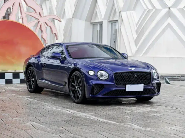 Bentley Continental — Фото автомобиля 3