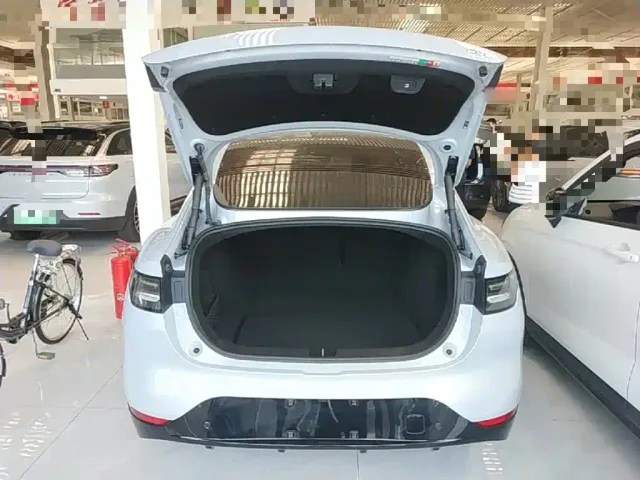 Leapmotor C01 — Фото автомобиля 18