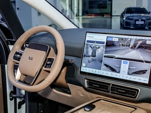 Li Auto MEGA — Фото автомобиля 28