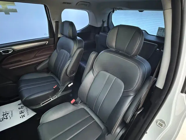 GAC Trumpchi M6 — Фото автомобиля 17