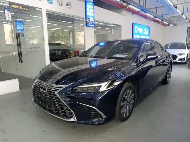 Фотография автомобиля — Lexus ES