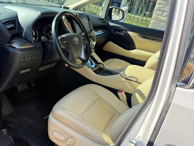 Toyota Vellfire — Фото автомобиля 4
