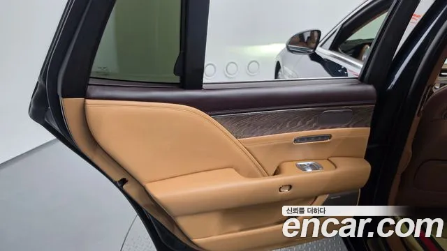 Genesis G90 Бензин 3.5 турбо AWD — Фото автомобиля 25