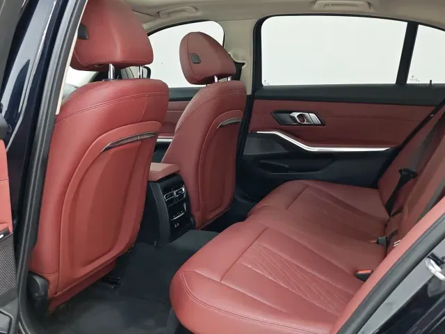 BMW 3 Series — Фото автомобиля 8
