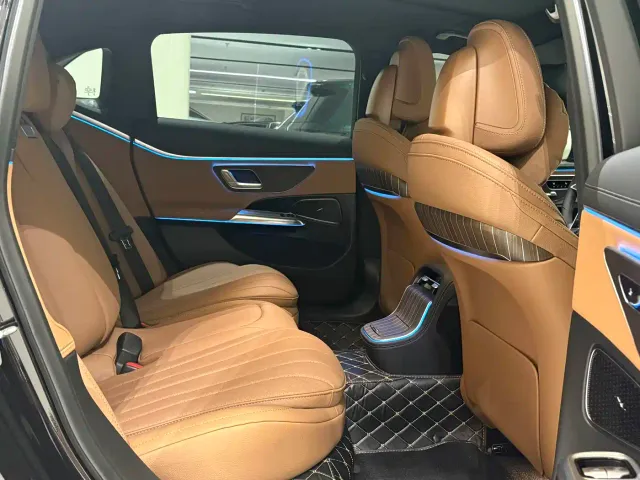 Mercedes-Benz E-Class — Фото автомобиля 7