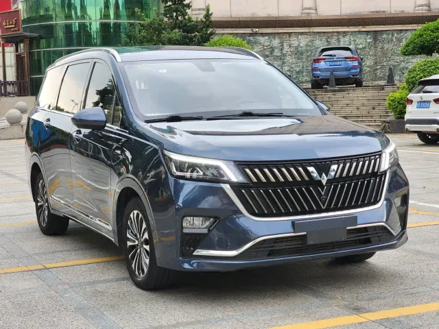 Wuling Jiachen — Фото автомобиля 3