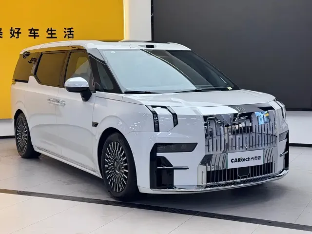 ZEEKR Zeekr 009 2024 7-Seat Aisle AWD Version 108kWh — Фото автомобиля 3