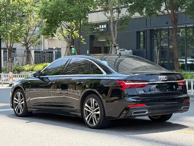 Audi A6L — Фото автомобиля 15