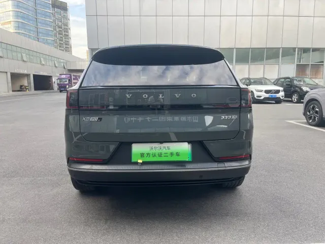Volvo XC70 Plug-in Hybrid — Фото автомобиля 6