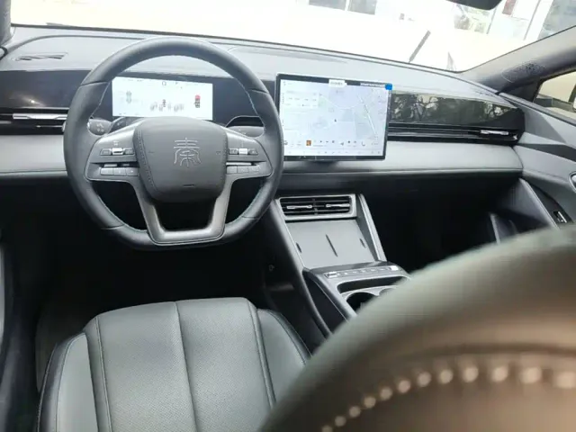 BYD Qin L — Фото автомобиля 9