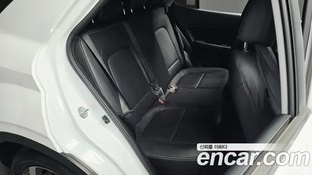 Hyundai Venue — Фото автомобиля 18
