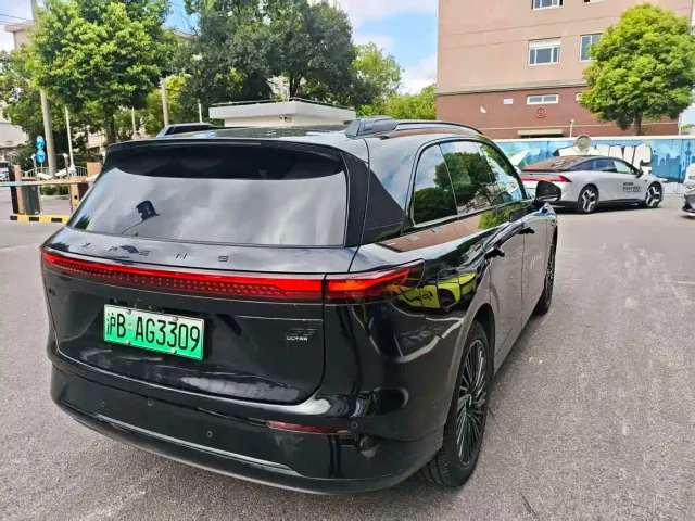 Xpeng G9 — Фото автомобиля 3