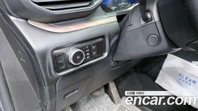 Ford Explorer Explorer 6 поколение 3.0 Platinum 4WD — Фото автомобиля 16
