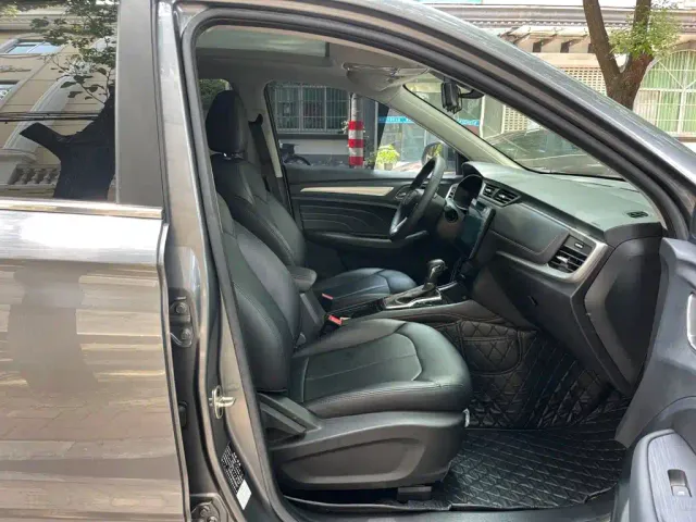Roewe RX3 — Фото автомобиля 11