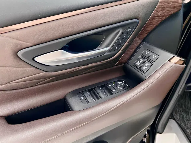 Toyota Alphard — Фото автомобиля 27