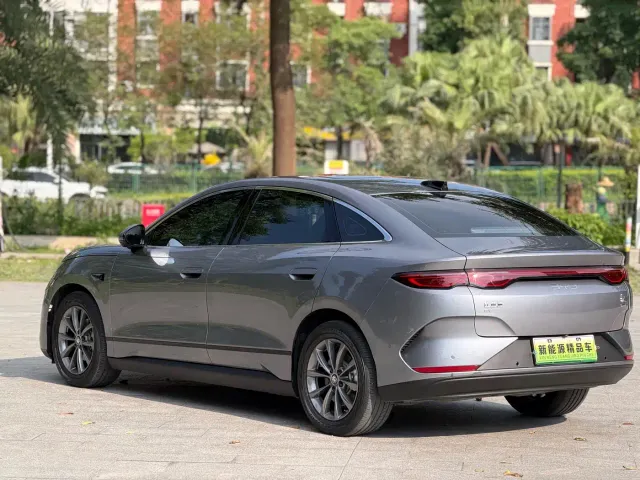 BYD Qin L — Фото автомобиля 15
