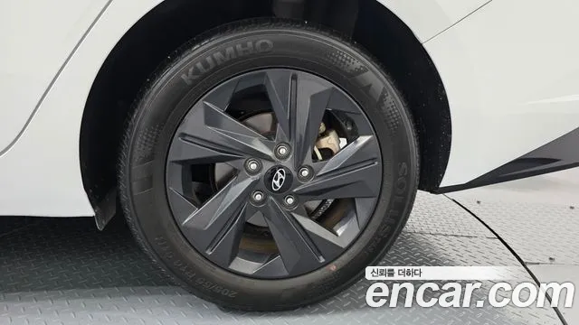 Hyundai AVANTE Avante (CN7) — Фото автомобиля 21