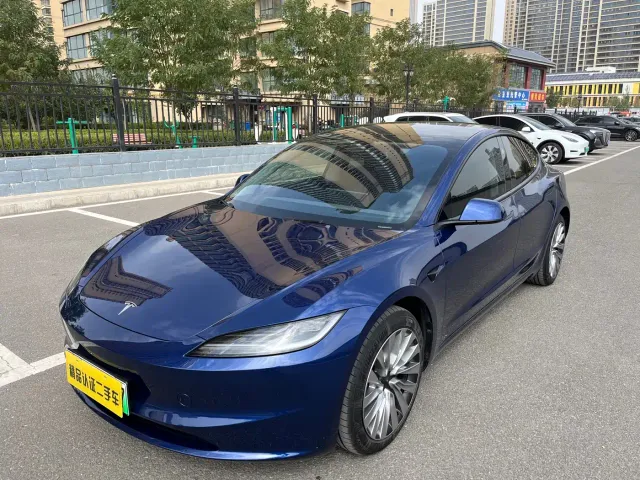 Фотография автомобиля — Tesla Model 3