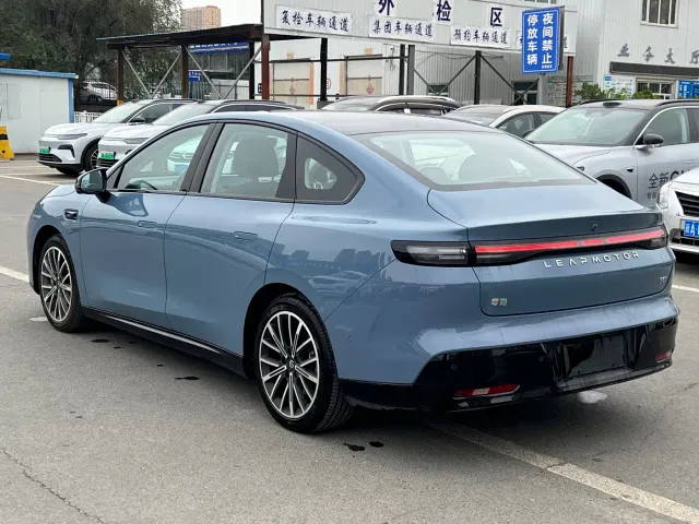 Leapmotor Leapmotor B01 2026 550 LiDAR Edition — Фото автомобиля 8
