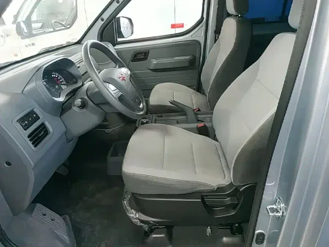 Wuling Yangguang — Фото автомобиля 14