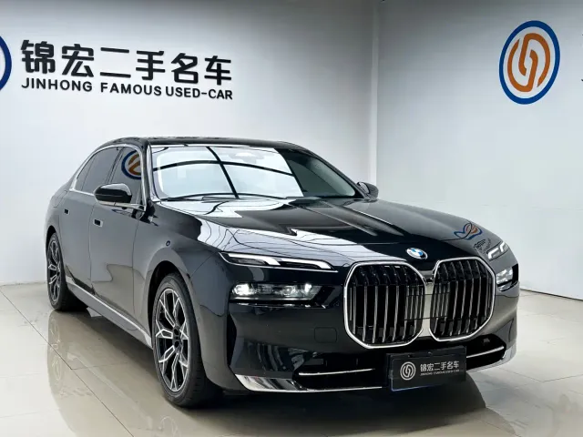 BMW 7 Series — Фото автомобиля 3