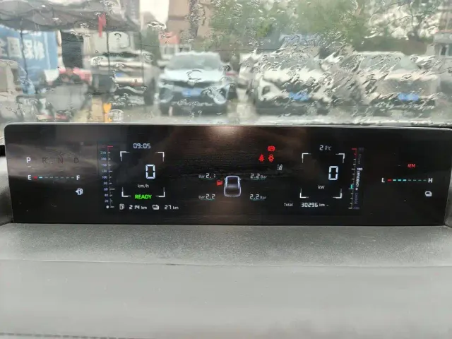 Changan Qiyuan A05 — Фото автомобиля 11