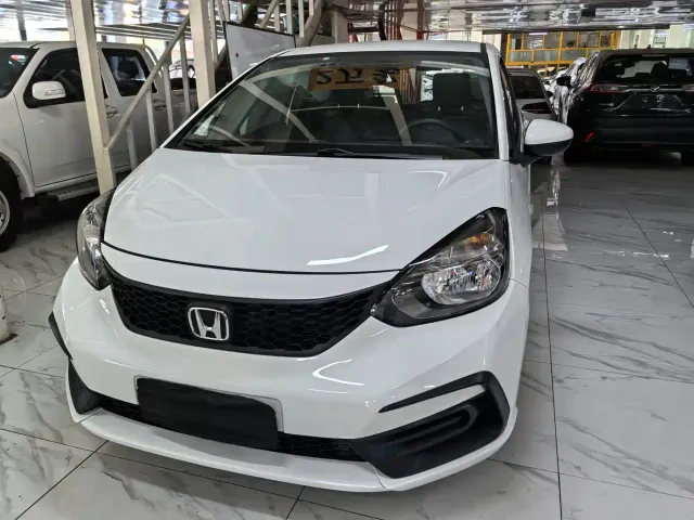 Honda Fit — Фото автомобиля 2